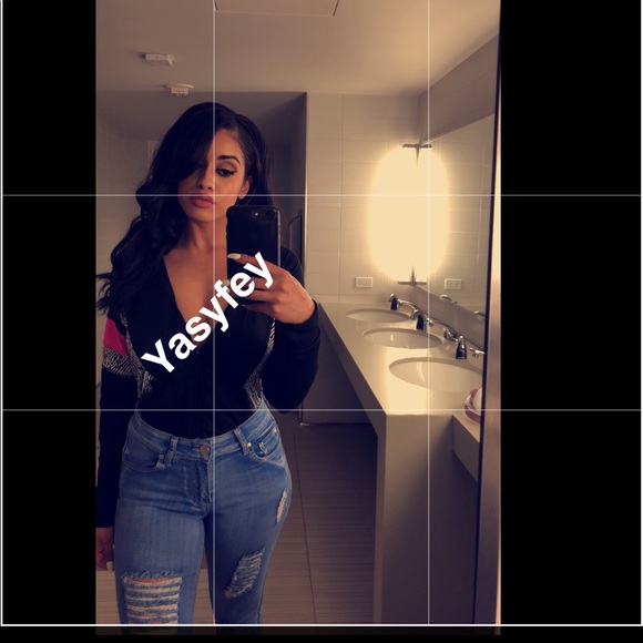 Distressed jeans - Picture 6 of 6